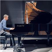 Laureato al conservatorio di musica di Cagliari, insegnerò pianoforte(e teoria musicale)agli aspiranti pianisti (di vario livello)